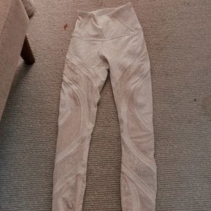 COPY - white lululemon leggings